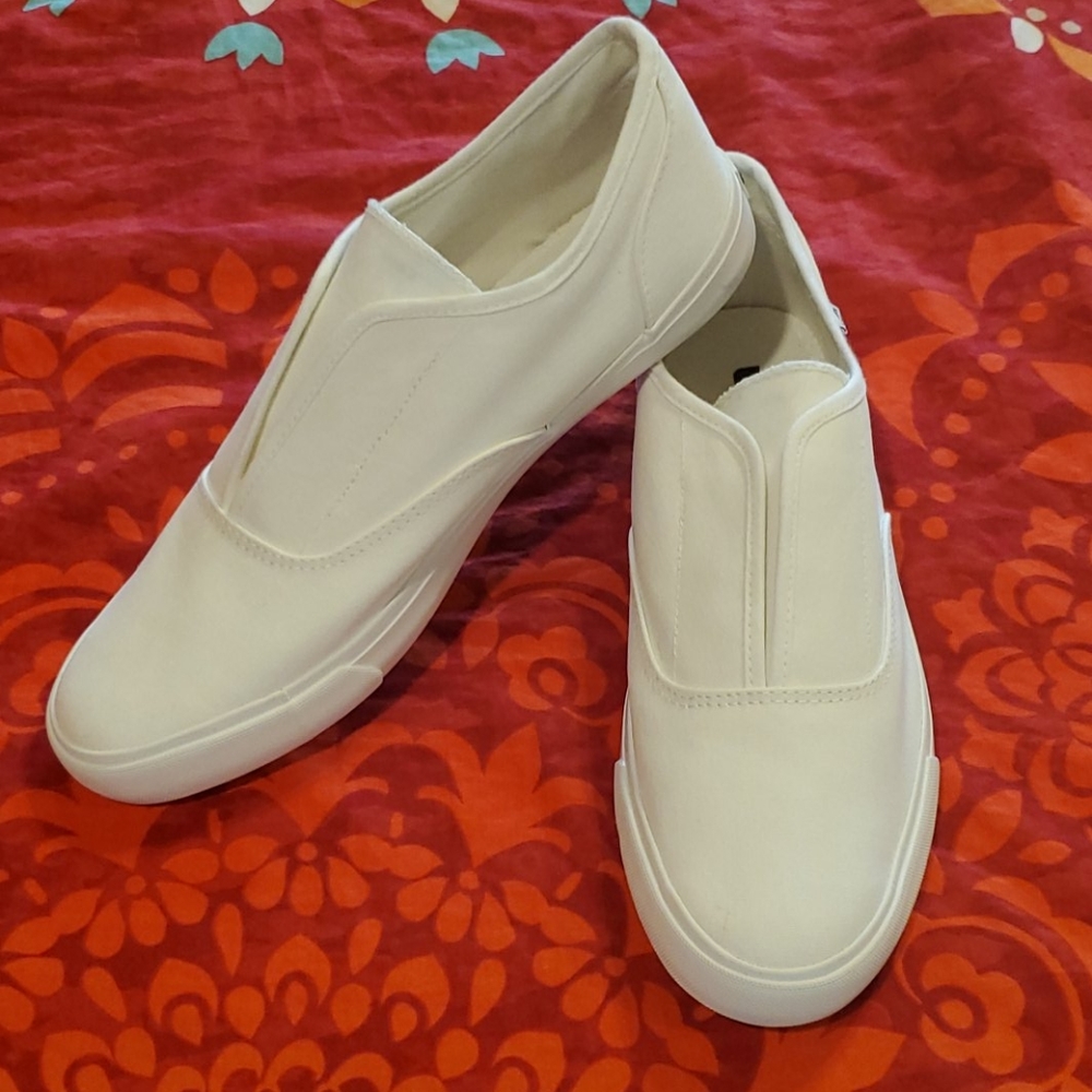 Canvas Slip on Sneakers